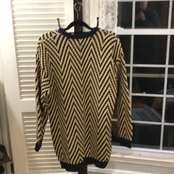 Jones New York retro sweater with shoulder pads. M - Picture 5 of 6